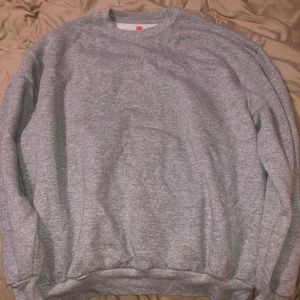 NEVER WORN BEFORE Hanes crew neck
